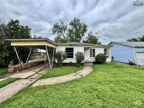 Building Photo - 1672 Keeler Ave