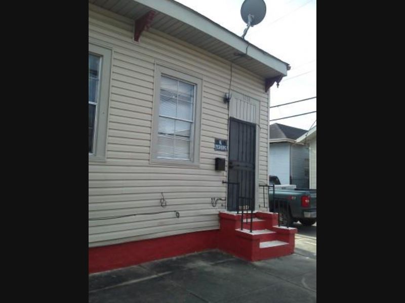 Primary Photo - 3234 Loyola Ave