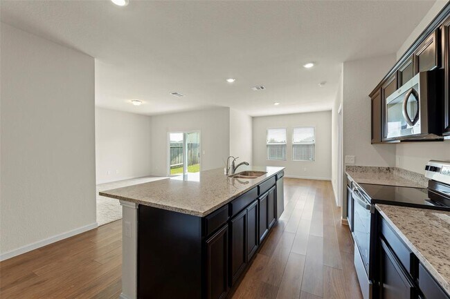 Building Photo - 10072 Pappas Dr