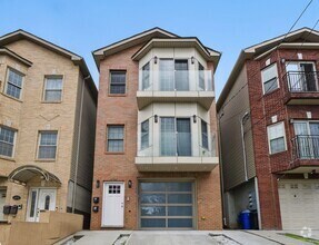Building Photo - 494 Liberty Ave