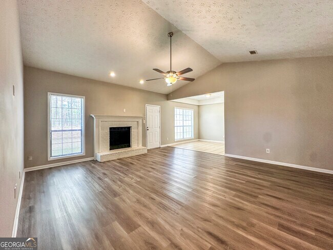 Foto del edificio - 11647 Matthews Trail