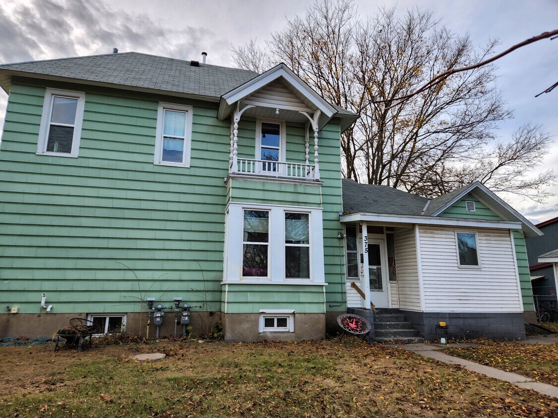 Primary Photo - 328 E Sanborn St