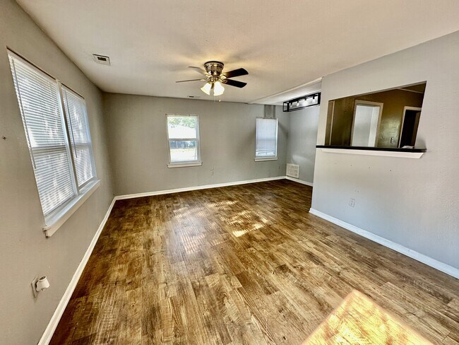 Building Photo - 4500 S Hemlock