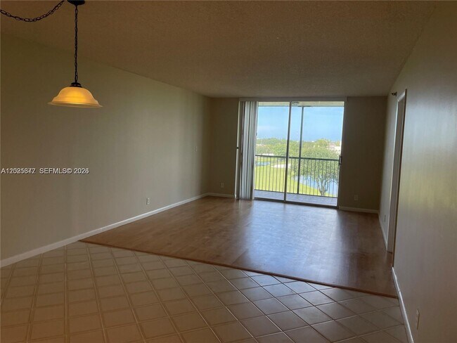 Foto del edificio - 3100 W Rolling Hills Cir