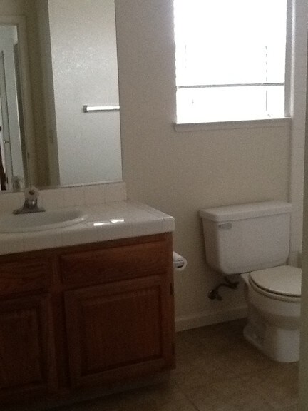 Building Photo - House For Rent in Modesto