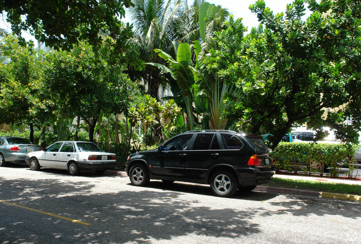 Primary Photo - Coconut Condos Of South Beach