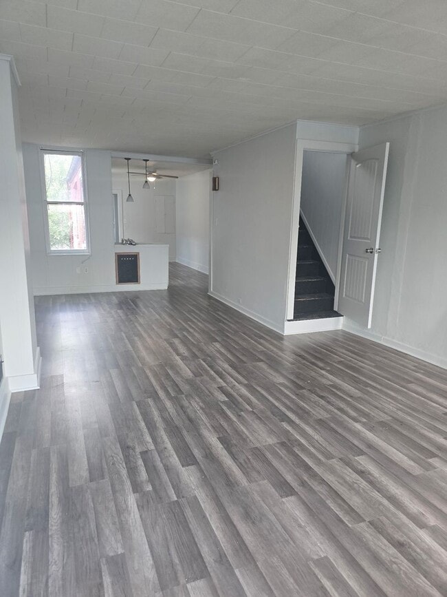 Photo - 827 N 10th St Apartment