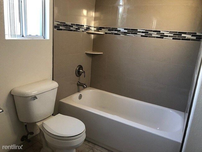 Foto del edificio - 3 br, 2.5 bath House - 9544 Galvin Avenue
