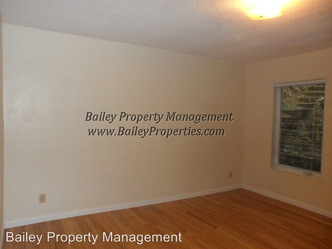Building Photo - 122 Rincon St