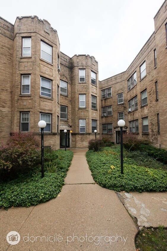 Primary Photo - 903 W Altgeld St