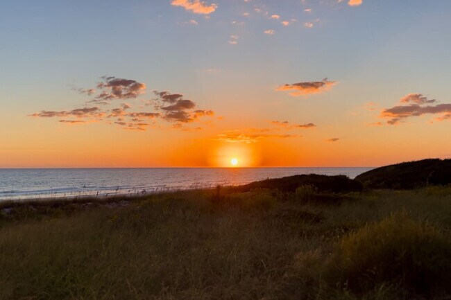 Foto del edificio - 216 La Paloma Pl