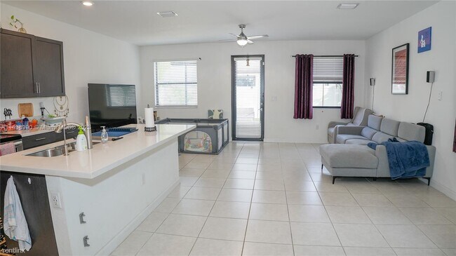 Foto del edificio - 4 br, 2.5 bath House - 3436 W 110th St