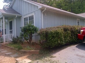 Building Photo - 716 Sunnyside Rd