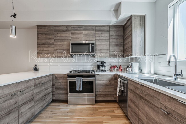 Photo - 1826 Irving St Townhome