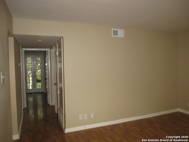 Building Photo - 8702 Village Dr