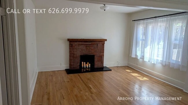 Building Photo - 6307 Aldama St