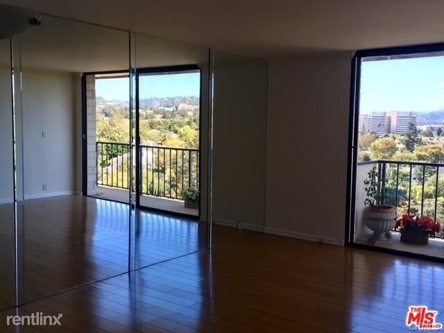 Building Photo - 10535 Wilshire Blvd