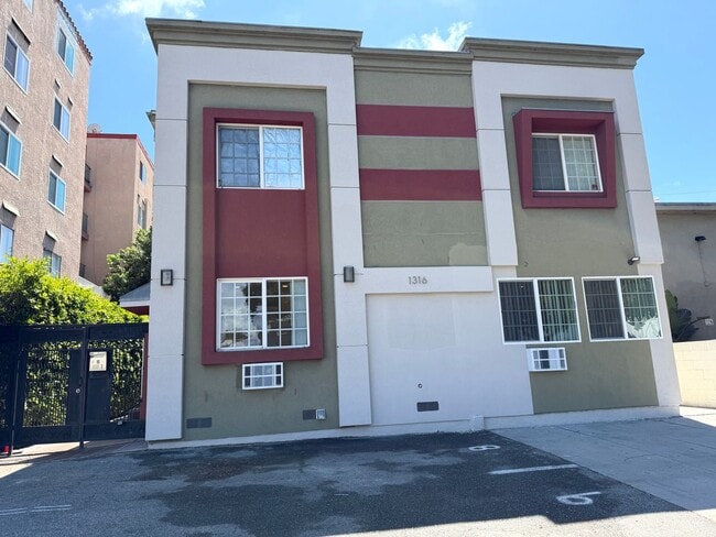 Building Photo - 1316 Venice Blvd.
