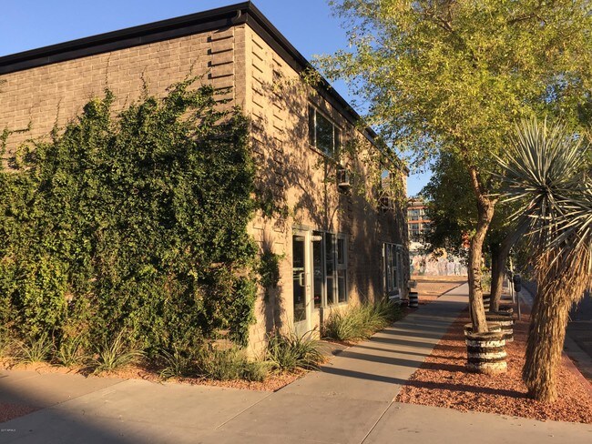 Foto del edificio - 821 N 3rd St