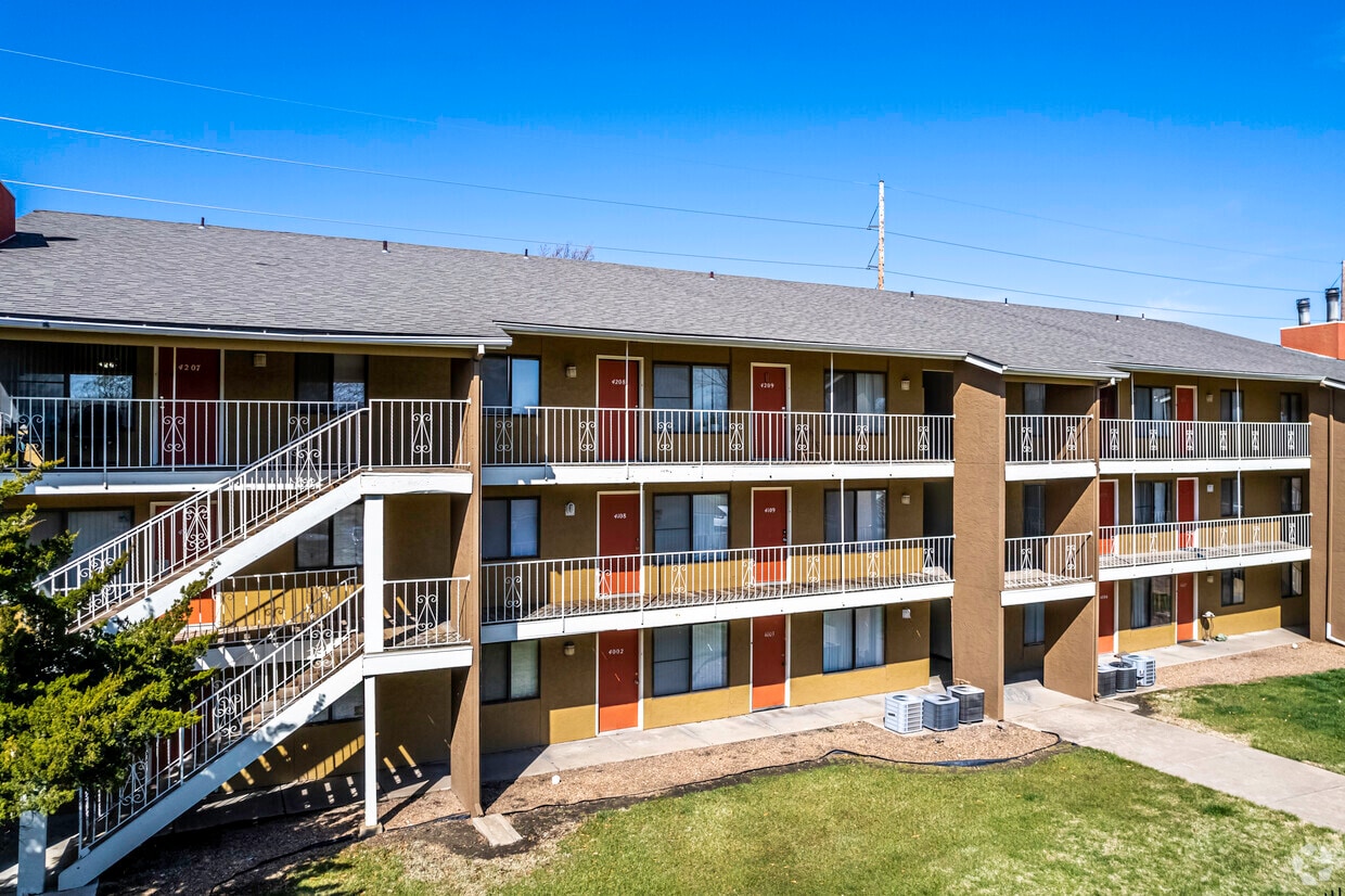Primary Photo - Cedar Lakes Apartments