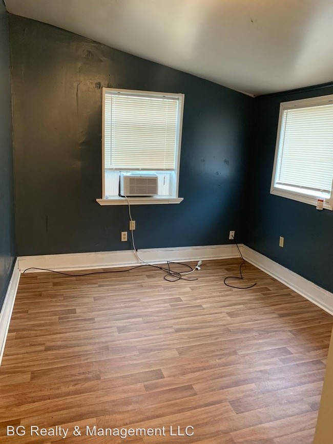 Building Photo - 1 br, 1 bath House - 303 S. Washington