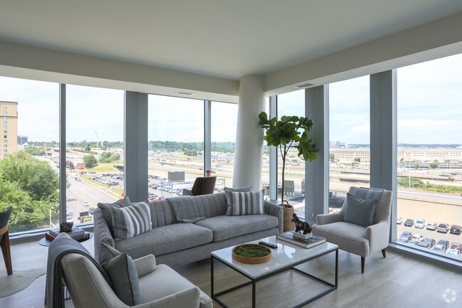 2BR, 2BA - 1,352 SF - Altaire