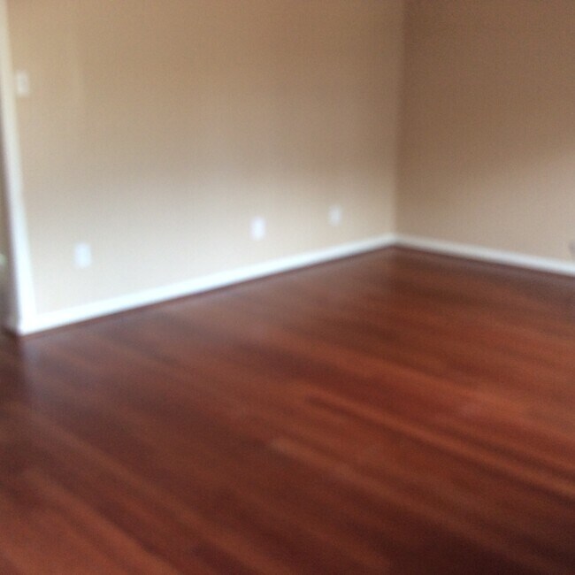 Foto del edificio - 511 Heritage Dr