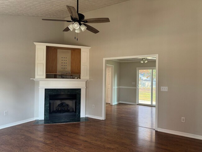 Foto del edificio - Beautiful home in Tucker Creek