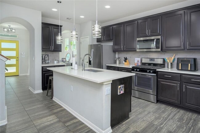 Building Photo - 9000 Cattle Baron Path