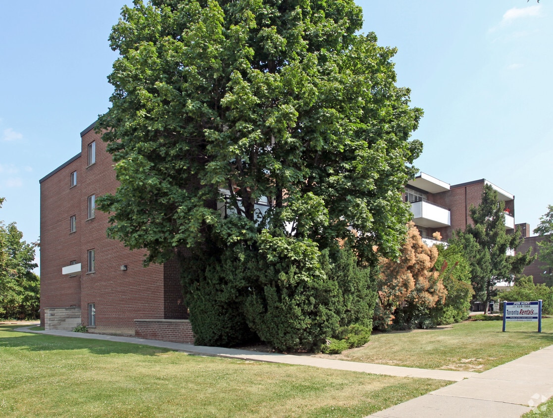 Building Photo - 1222 York Mills Rd