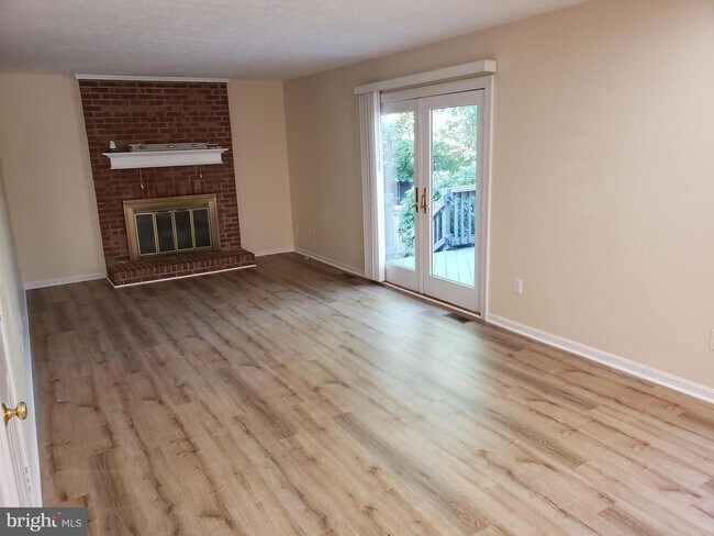 Building Photo - 12000 Rosiers Branch Dr
