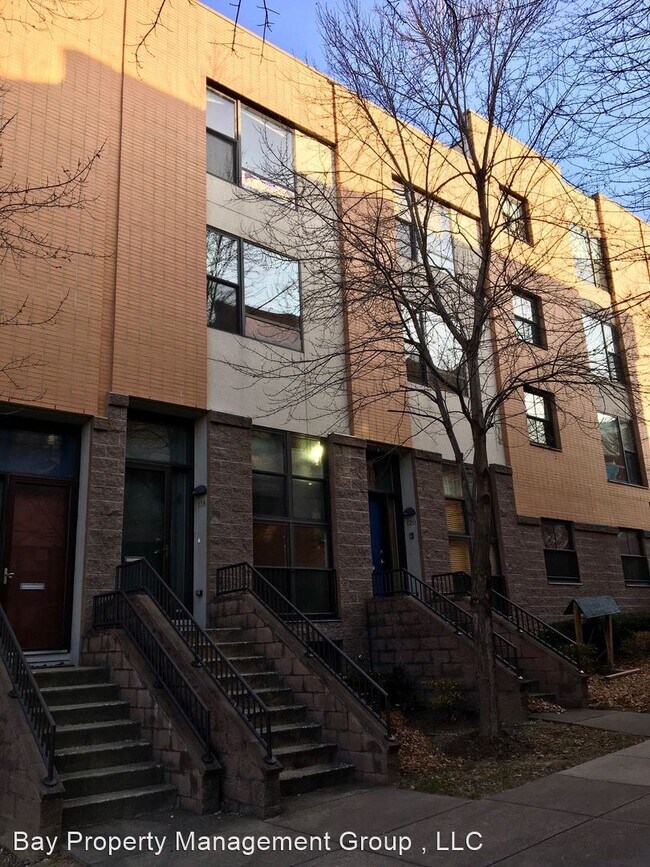Building Photo - 3 br, 2.5 bath House - 118 Station North Mews
