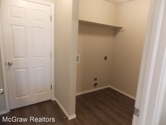 Building Photo - 4 br, 2 bath House - 631 Jentry