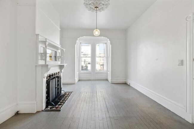 Building Photo - 4 bedroom in San Francisco CA 94110
