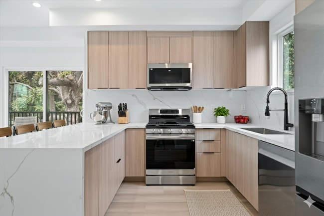 Building Photo - 1840 Stoner Ave