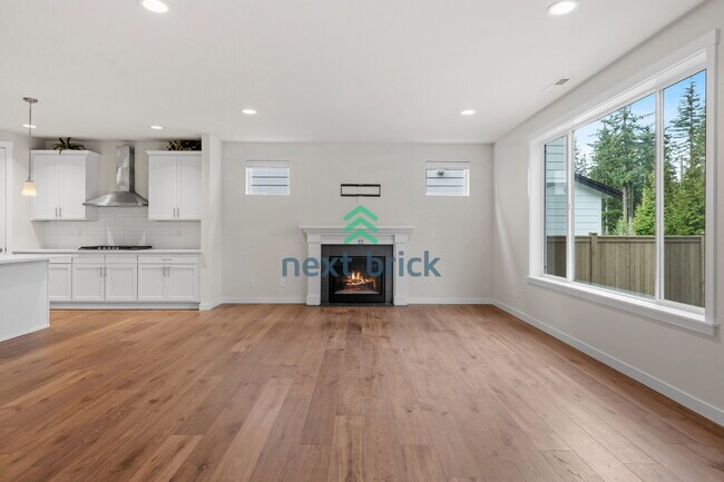 Foto del edificio - 5 BED & 3.5 BATH FOR RENT