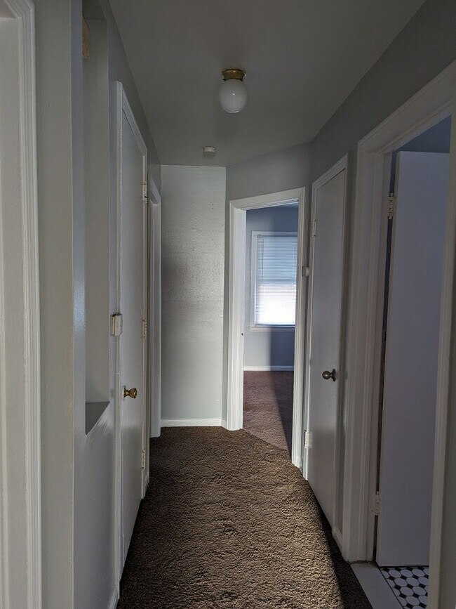 Foto del edificio - 17175 Salem- 3 BEDS & 1.5 BATH FOR RENT!