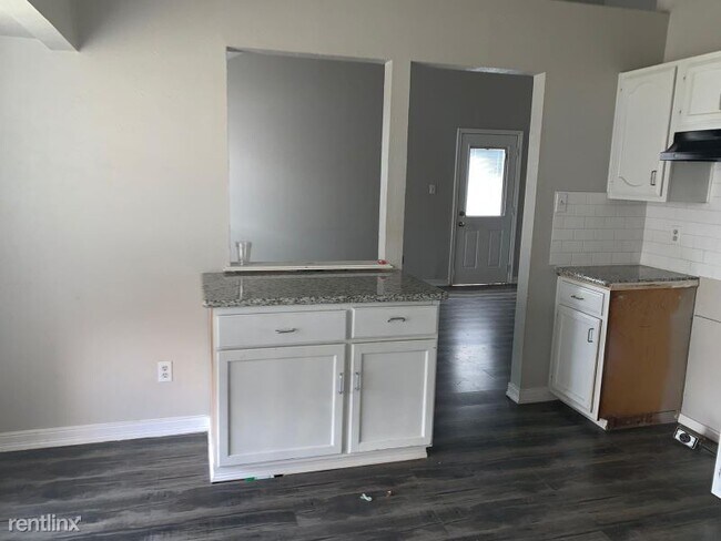 Building Photo - 3 br, 2 bath House - 24211 Four Sixes Ln