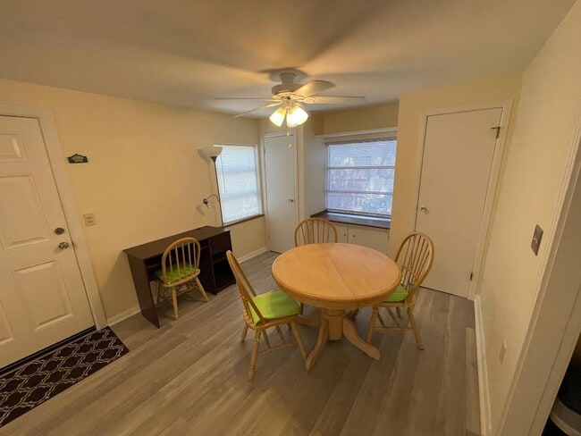 office/Dinning - 4003 W North B St