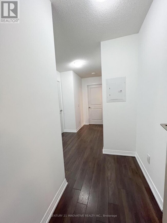 Building Photo - 30-630 Meadowglen Pl