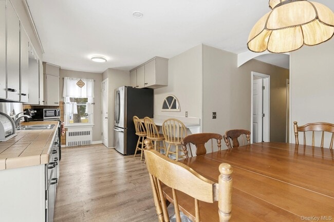 Building Photo - 110 Gleneida Ave