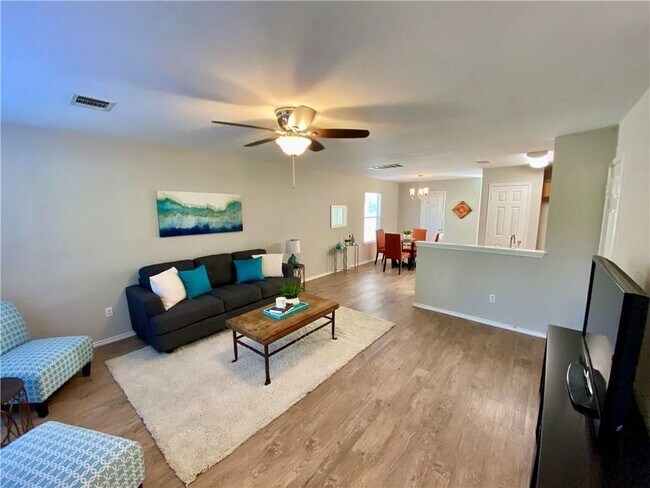 Foto del edificio - 3 Bed Plum Creek Home with Park View Available for July Move-In