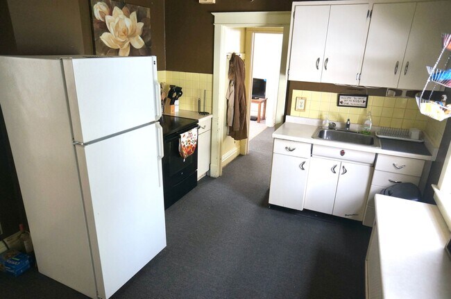 Foto del edificio - AVAILABLE JUNE - Traditional 4 Bed 2 Bath ...