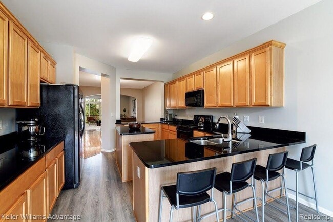 Building Photo - 37520 Newburgh Park Cir