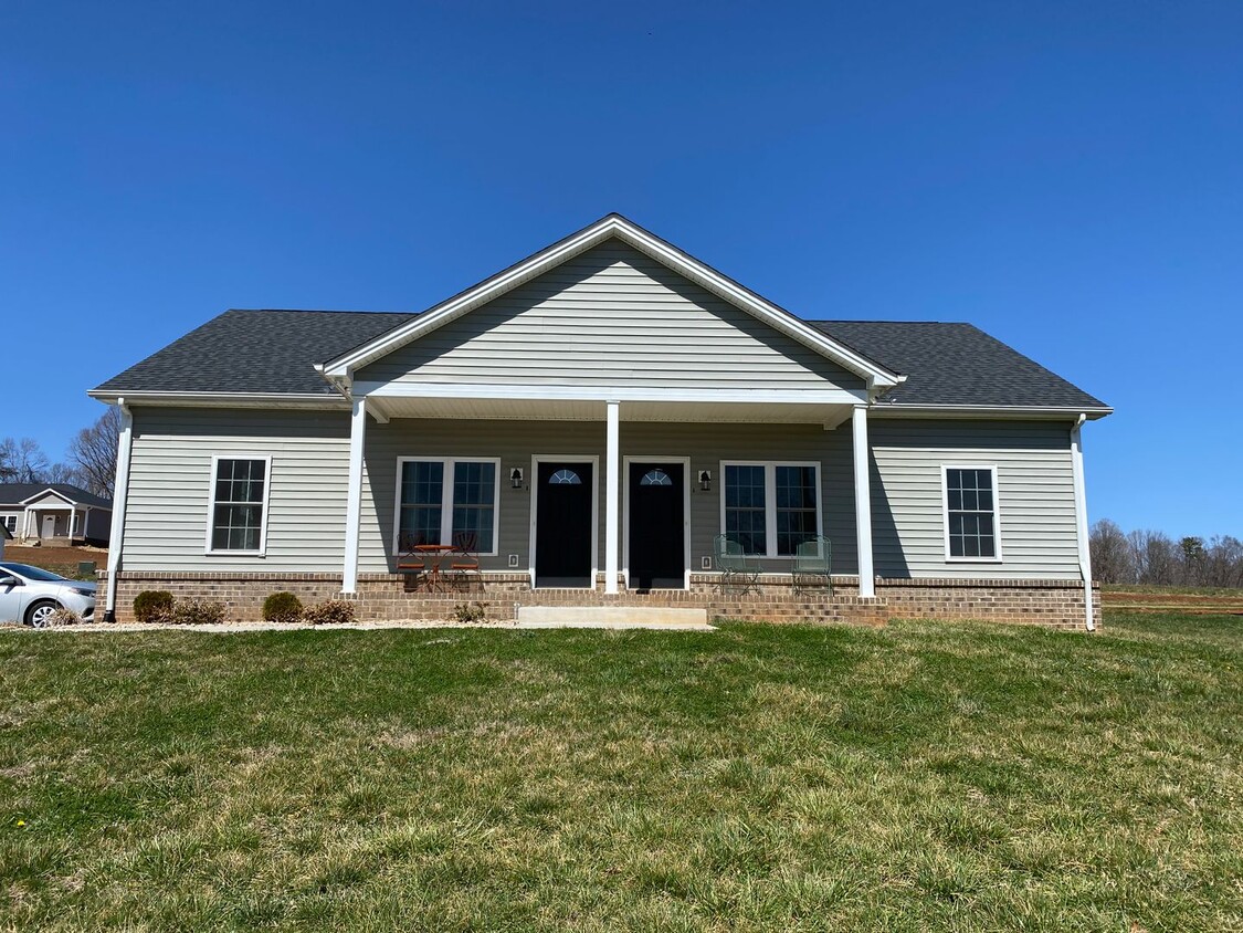 Primary Photo - Single level duplex in Lynchburg. Water, t...