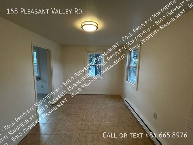 Foto del edificio - 158 Pleasant Valley Rd