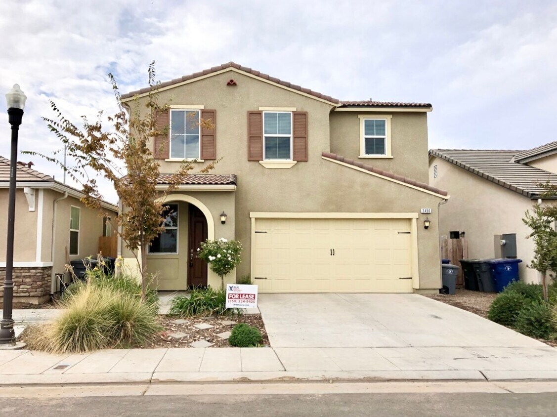 Primary Photo - $2,350.00 Ashlan & Leonard, 3 bedroom - Am...