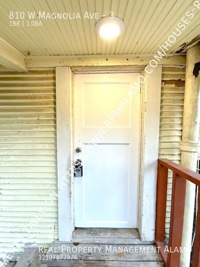 Foto del edificio - 810 W Magnolia Ave