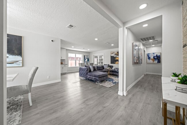 Building Photo - 1109 Moody St