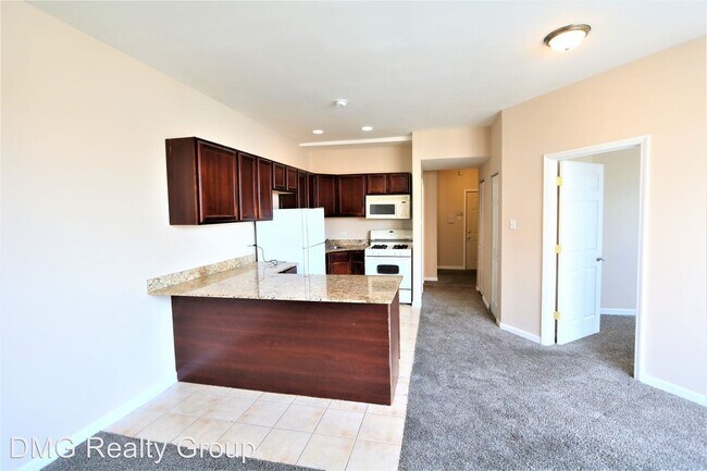 Foto del edificio - 2920 E 79th St